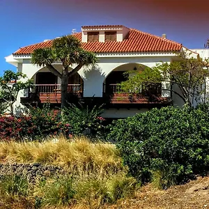  Apartment Lovely House Views&garden